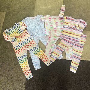 Girl pajamas bundle x4